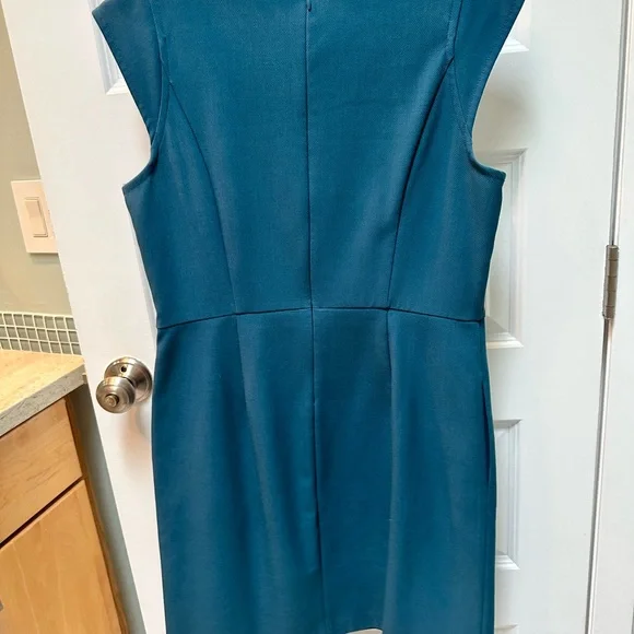 LOFT dress- perfect for work, great condition size 8 - Picture 3 of 3